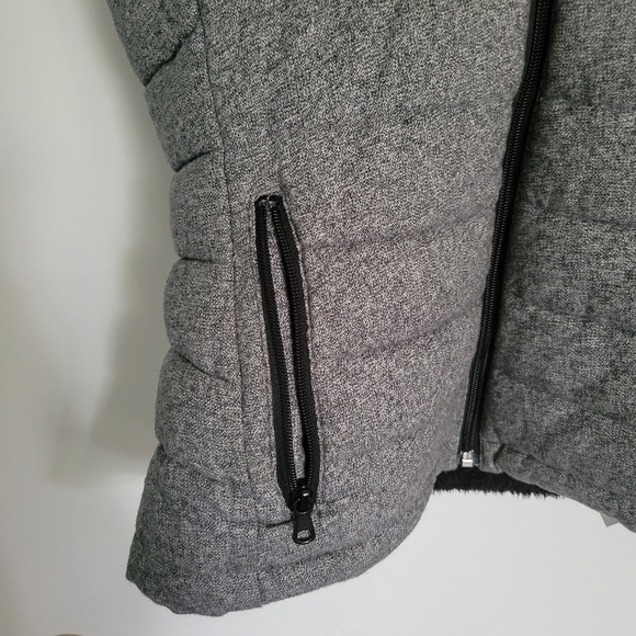 Banana Republic Vest Quilted Faux Fur Hood XS Women's - Picture 6 of 8